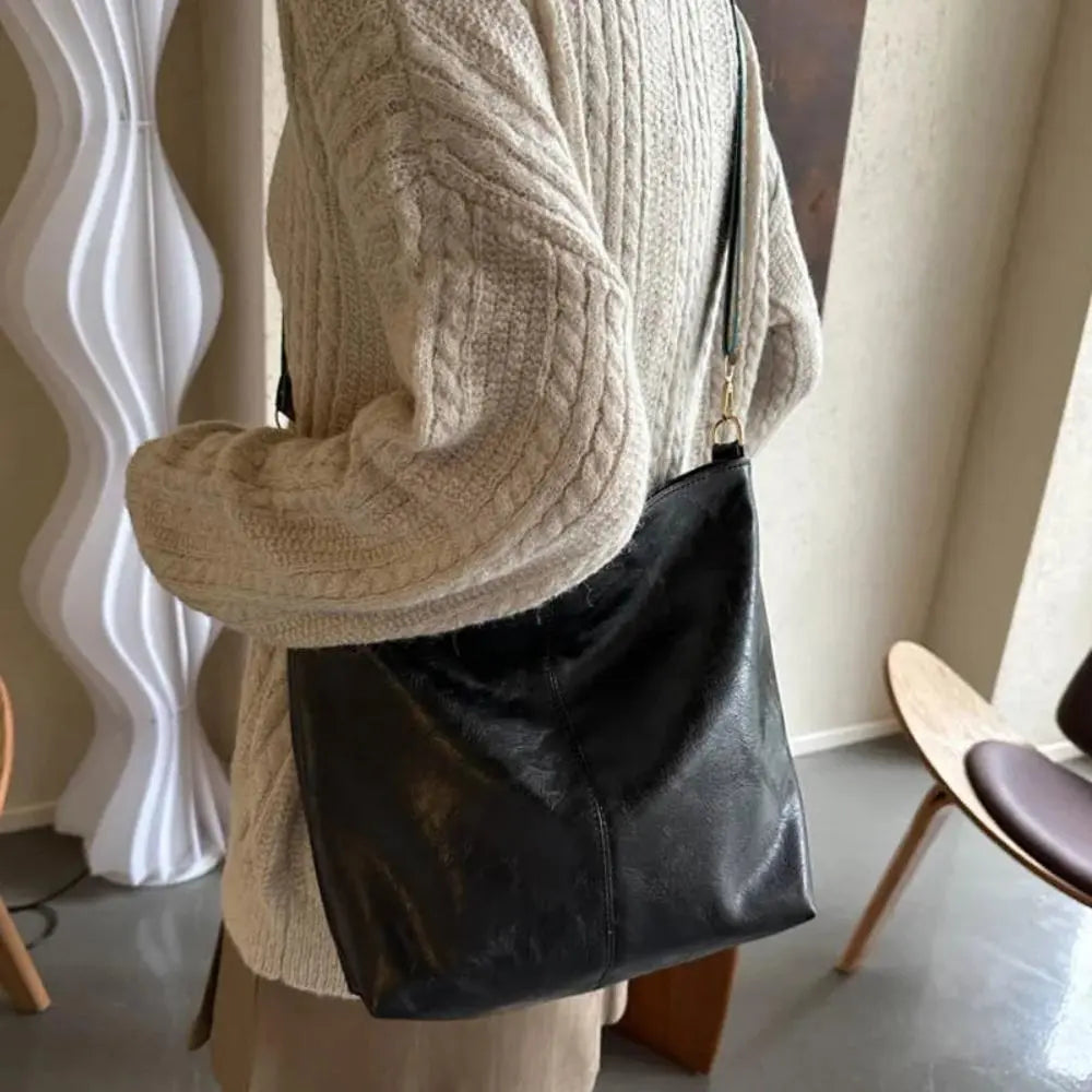 MONIKAS TASCHE - (Meine Favoritin) - Schulter Tasche mit Verzierung