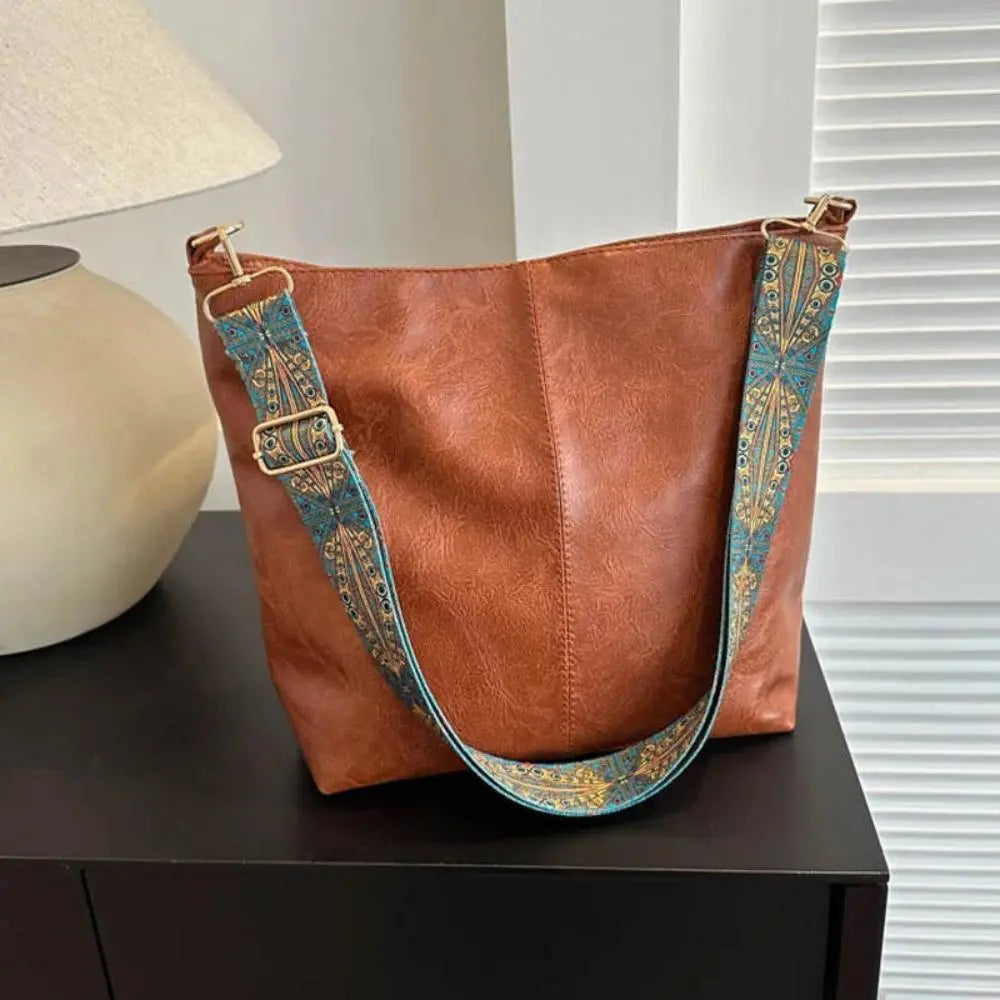 MONIKAS TASCHE - (Meine Favoritin) - Schulter Tasche mit Verzierung