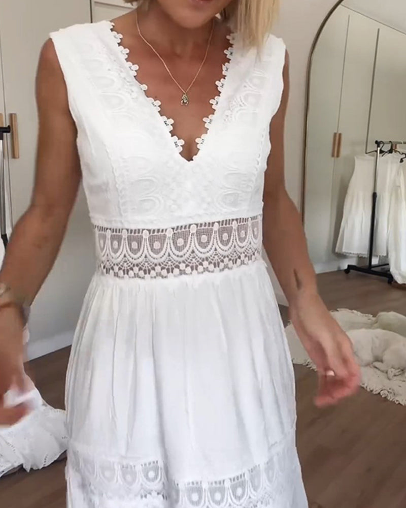 Königsallee Atelier™ | Ärmelloses Midikleid im Boho-Stil mit Spitzendetails